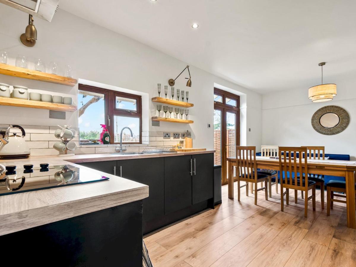 Pass The Keys Appletree Cottage - A Chic Seaside Home And Garden Whitstable Bagian luar foto