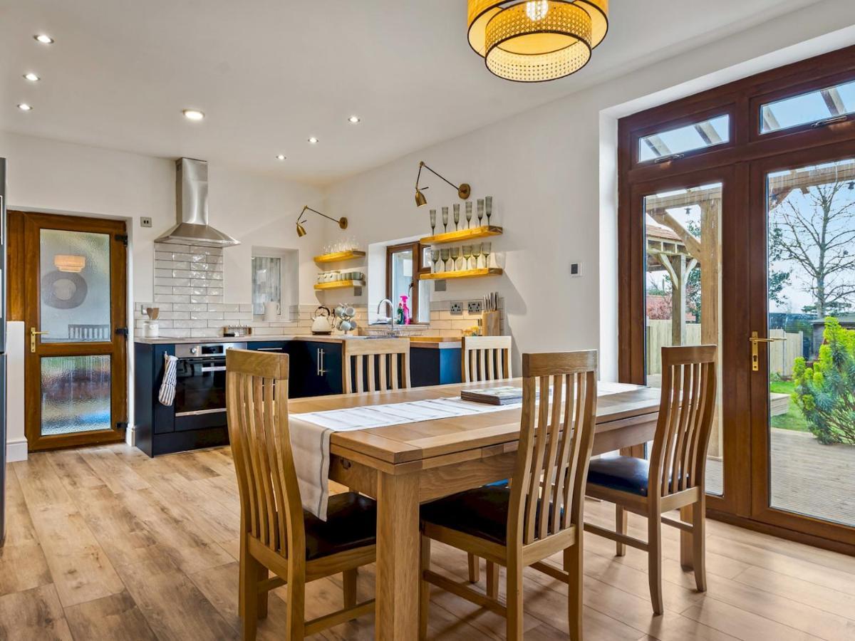Pass The Keys Appletree Cottage - A Chic Seaside Home And Garden Whitstable Bagian luar foto