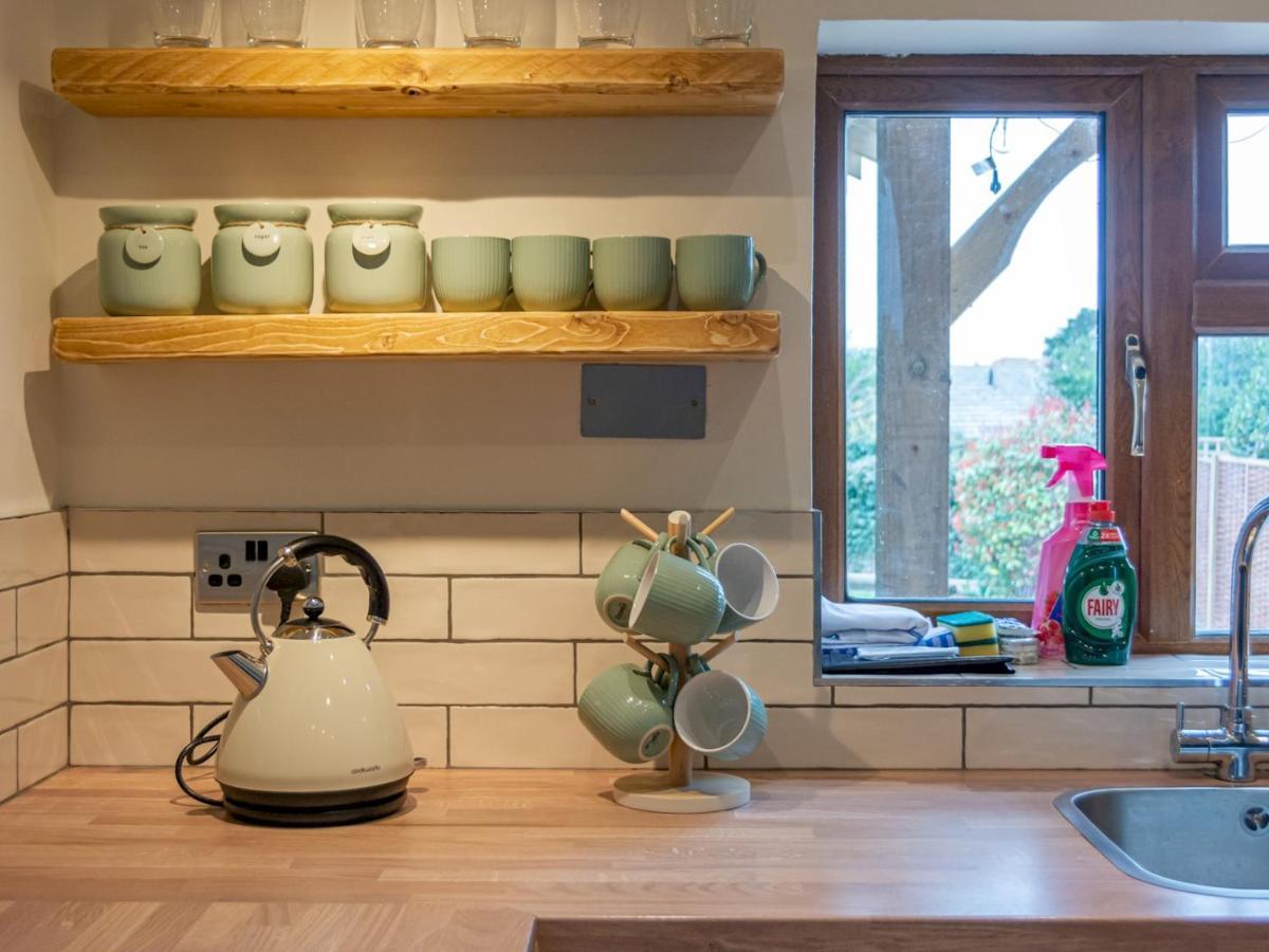 Pass The Keys Appletree Cottage - A Chic Seaside Home And Garden Whitstable Bagian luar foto